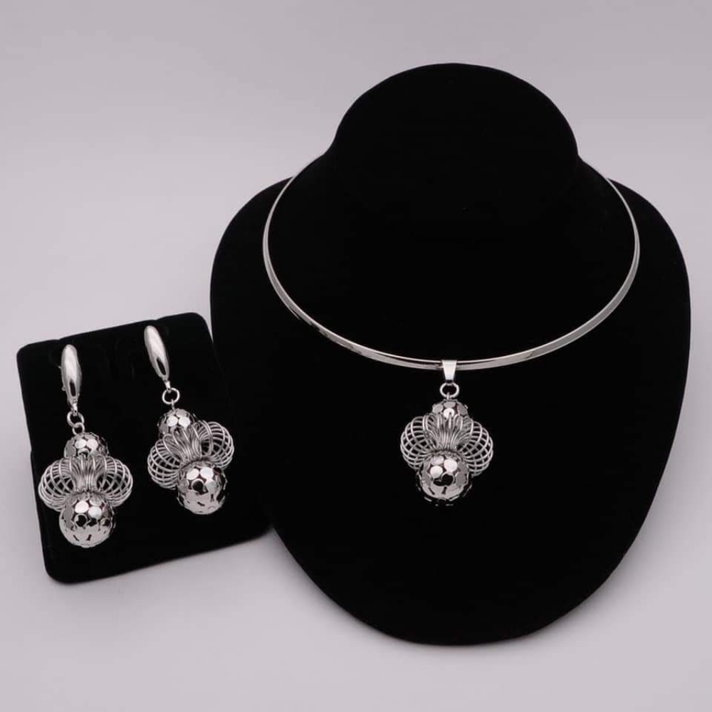 Necklace set